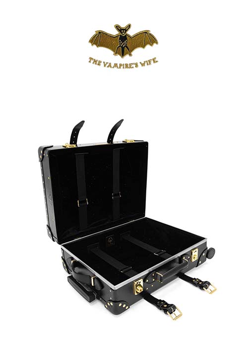 Globe-Trotter_Vampires-Wife-Black_20CO_Angled_Open