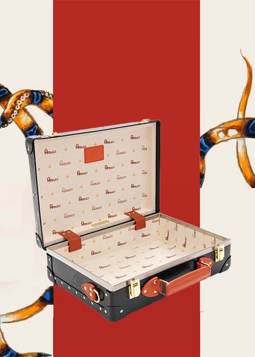 Globe-Trotter_14ma_Original_Octopussy_Angled-Open_lifestyle