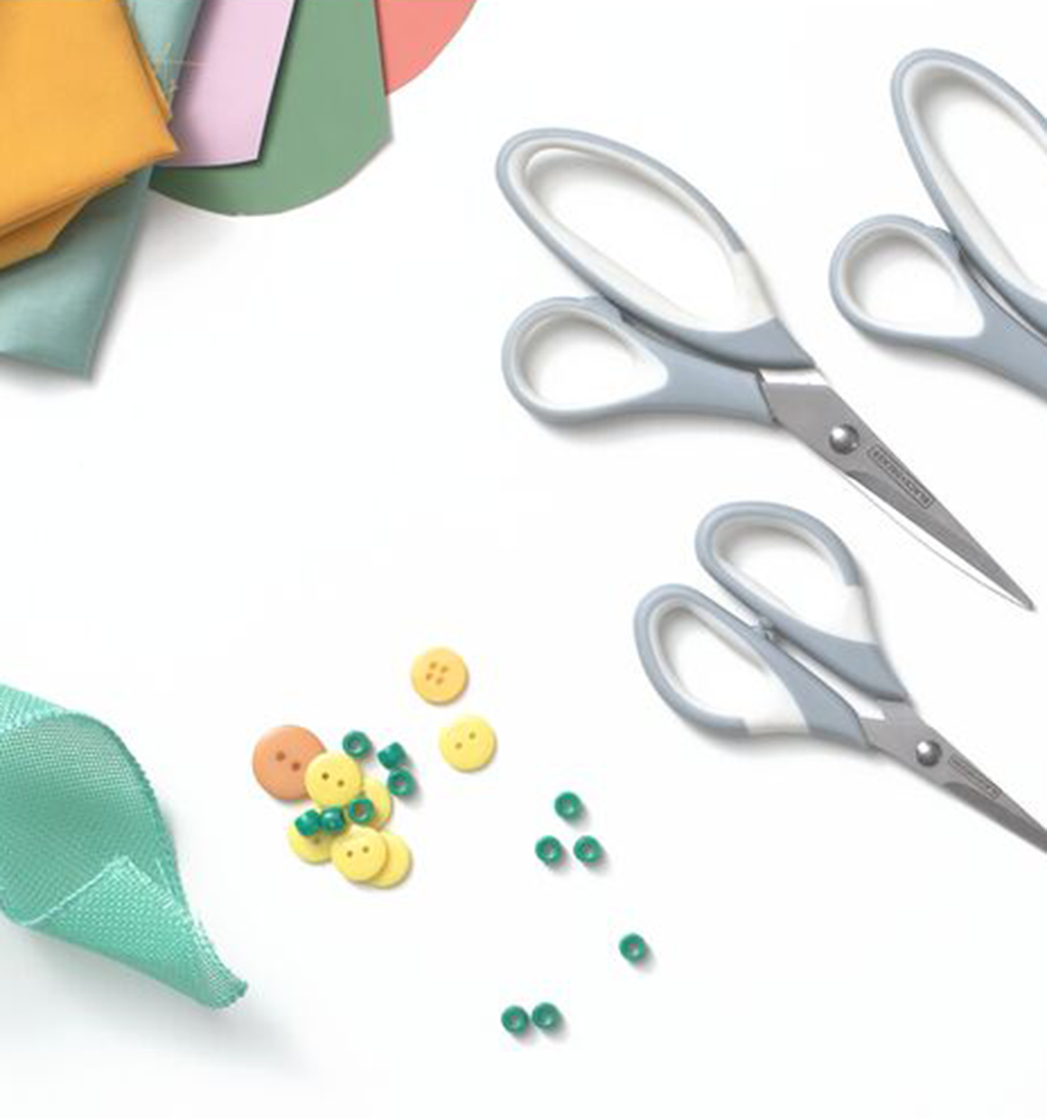 Grey and white multi-pack of 3 scissors in various sizes