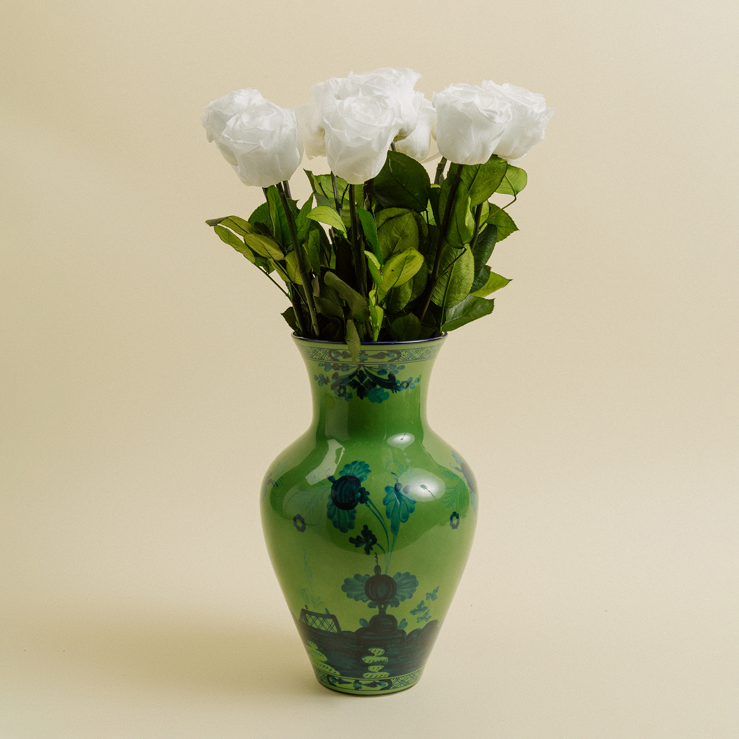 Ginori Ming Vase with Eternity Roses | Venus et Fleur