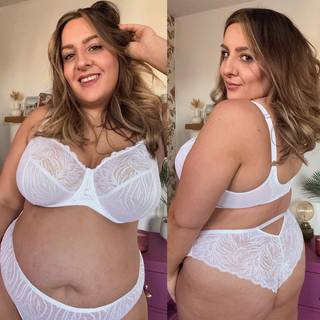 Curvy Kate Lace Daze Balcony Bra White as worn by @x_carlyloves_x