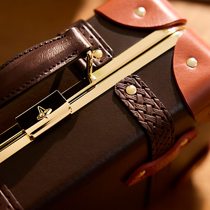 Cotswold_Mayfair_Brown-Orange_Details-01