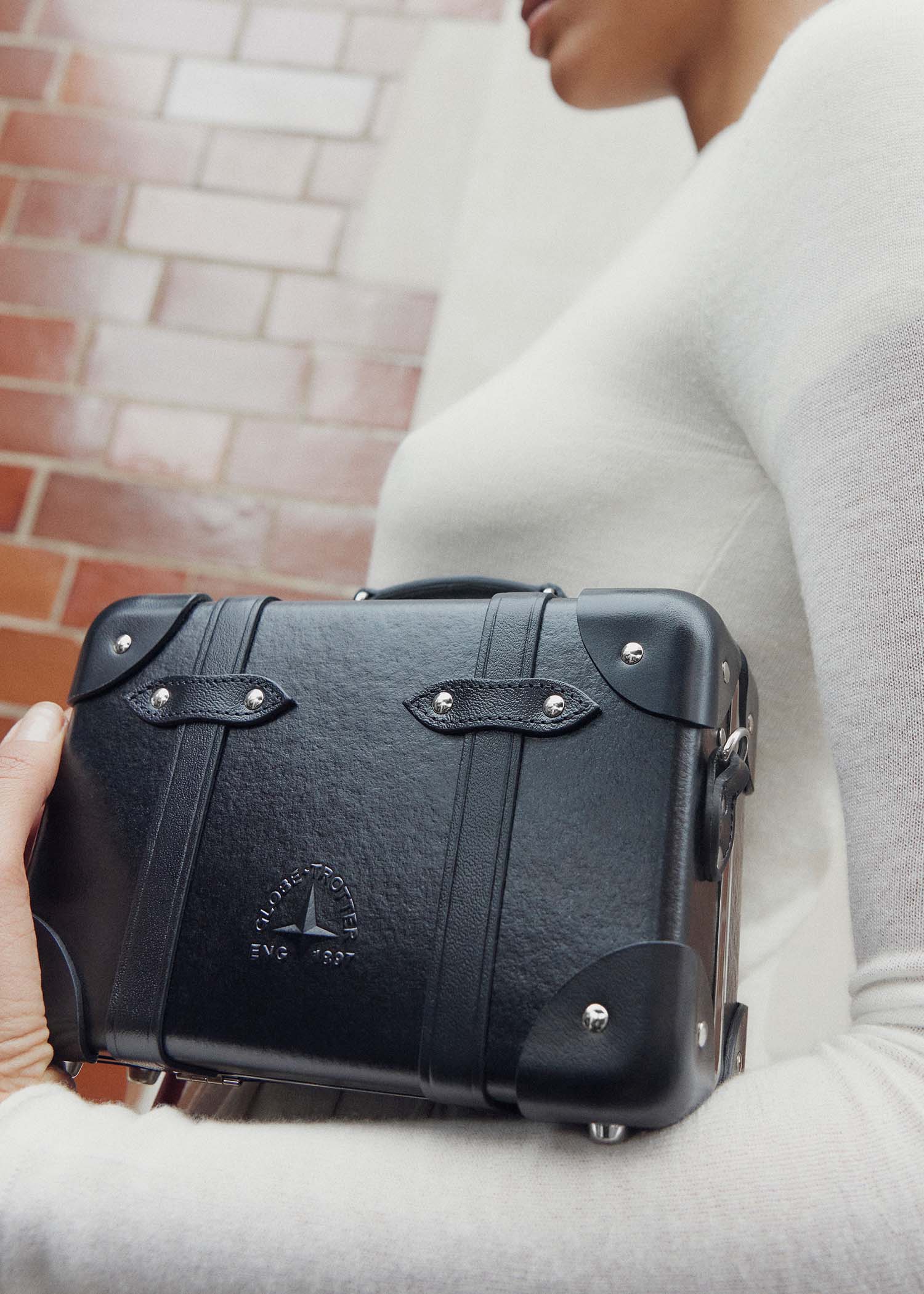 GT_Mayfair-Case-Collection_Black