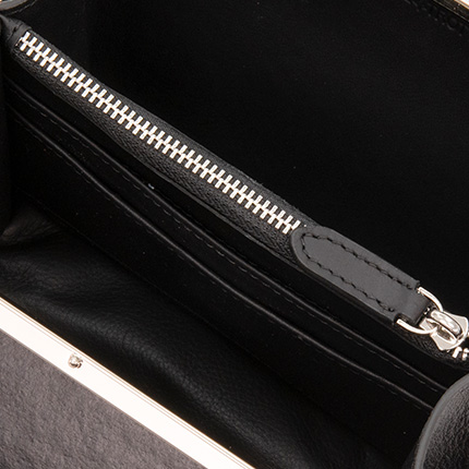 Globe-Trotter_The-Mayfair-Collection_Zip-Compartment