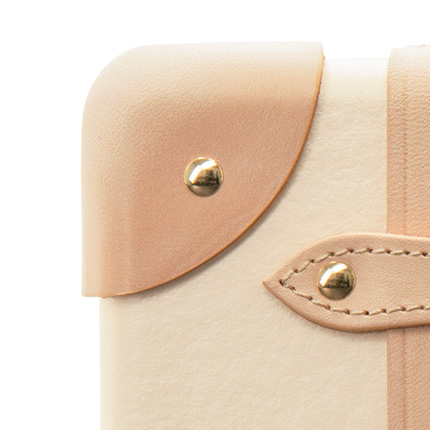 Globe-Trotter_The-Mayfair-Collection_Leather-Corners