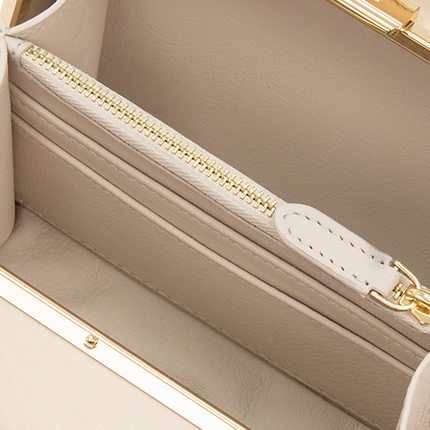 Globe-Trotter_The-Mayfair-Collection_Zip-Compartment