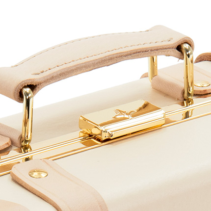 Globe-Trotter_The-Mayfair-Collection_Clasp