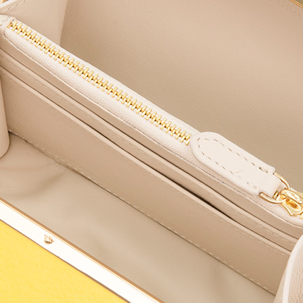 Globe-Trotter_The-Mayfair-Collection_Zip-Compartment