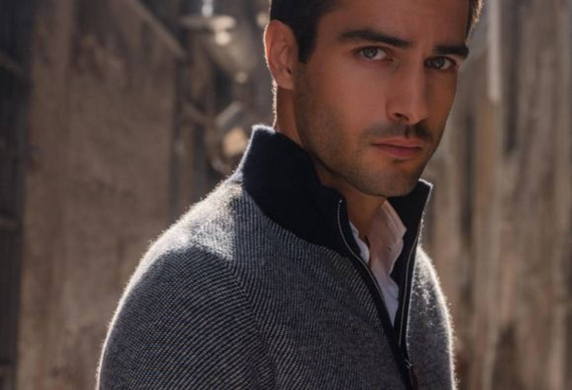 MEN’S CASHMERE ZIP KNITWEAR