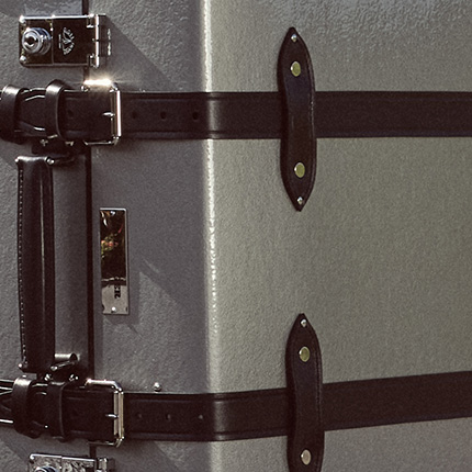 GT_007-Goldfinger_20CO_High-Gloss-Silver