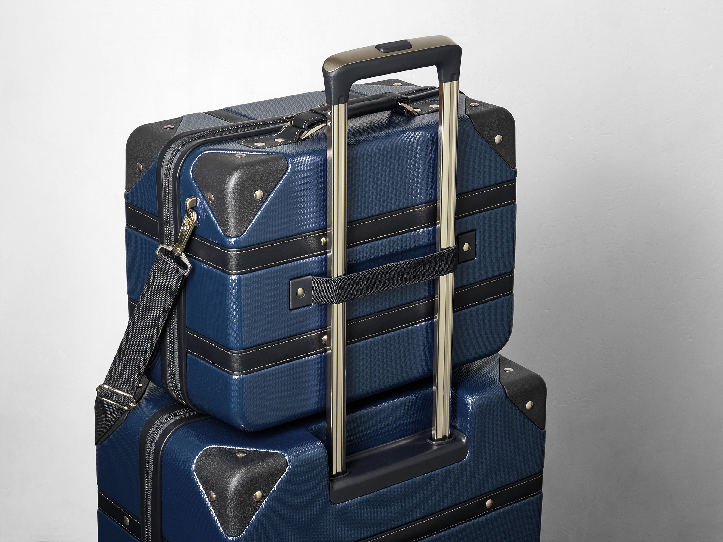 Vintage Vanity Suitcase | Navy | Rock Luggage