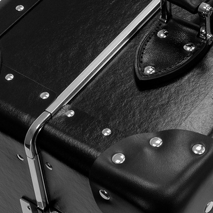 GT_Black_Aluminium-Frame_Detail_v2