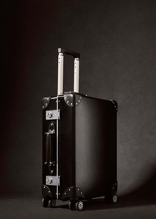 GT_Metropolis-20CO-Black_Lifestyle