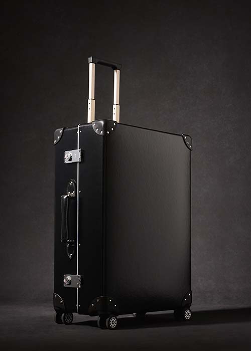 GT_Metropolis-30CI-Black_Lifestyle