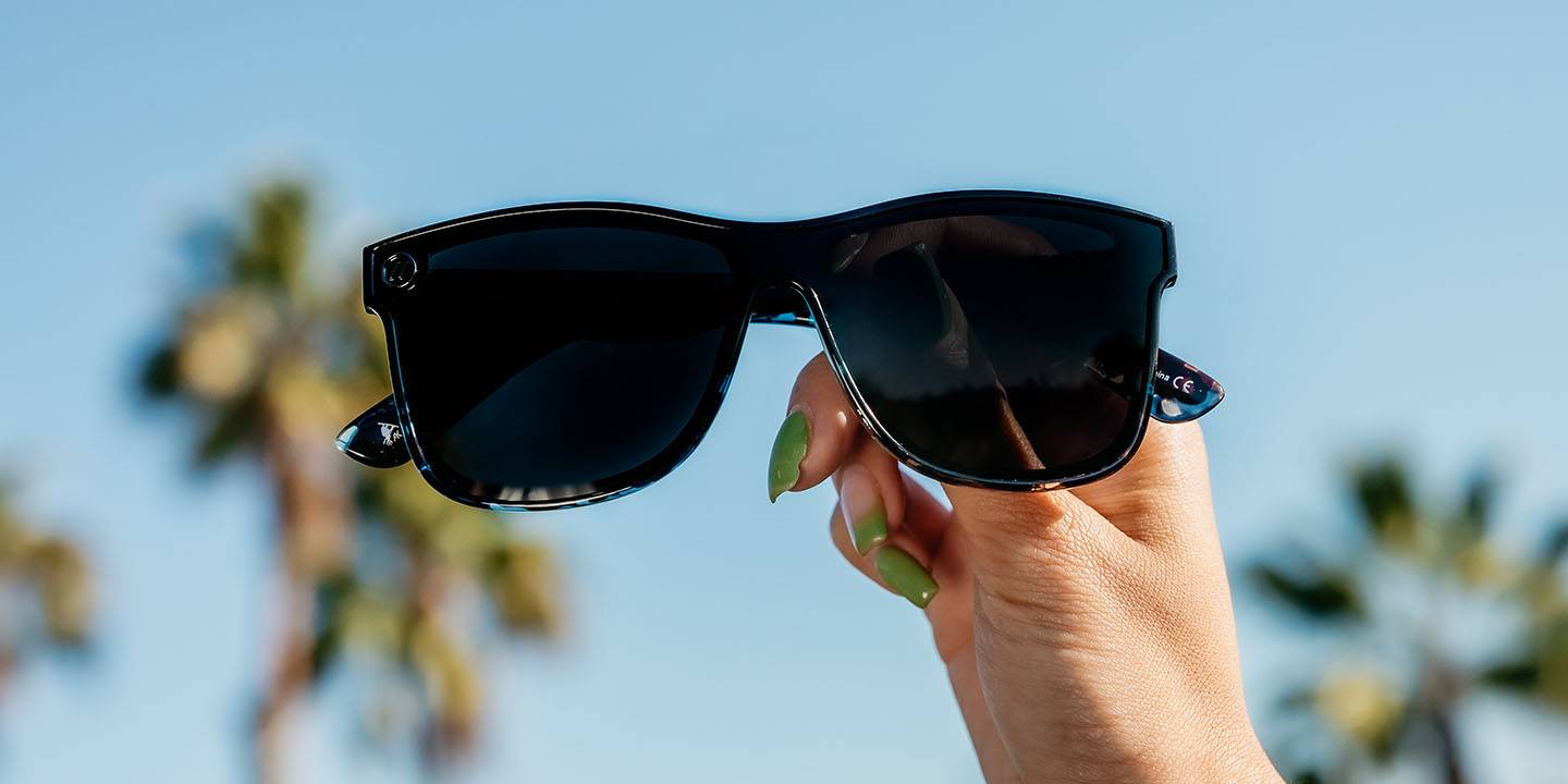 Austin Keen Smoke Single Lens Sunglasses Polarised Smoke Lens & Grey & Black Tortoise Frame