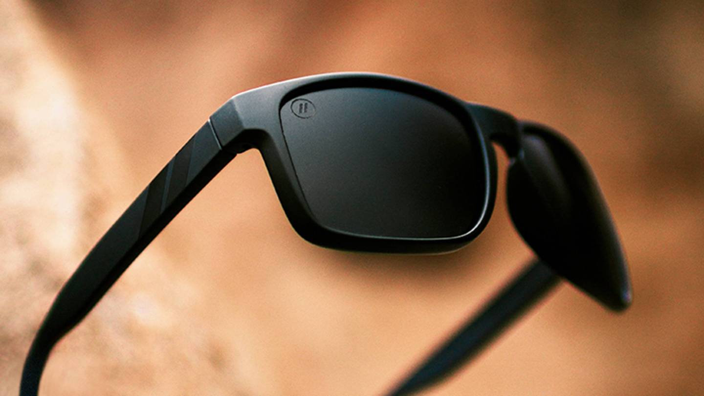 Black Tundra Polarised Sunglasses Black Frame & Smoke Lens