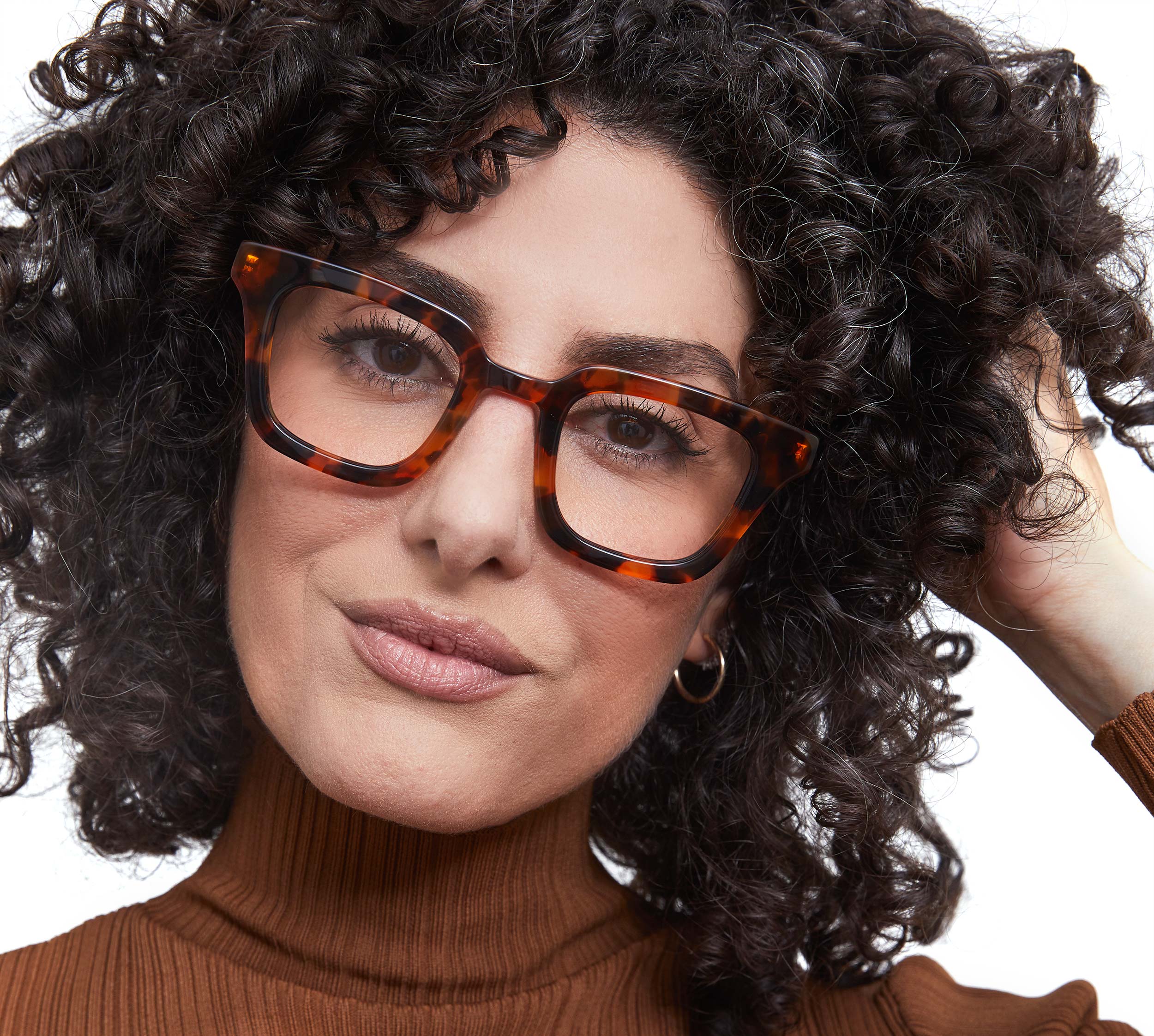 Photo of a man or woman wearing Ysée Nude Tortoise Reading Glasses by French Kiwis