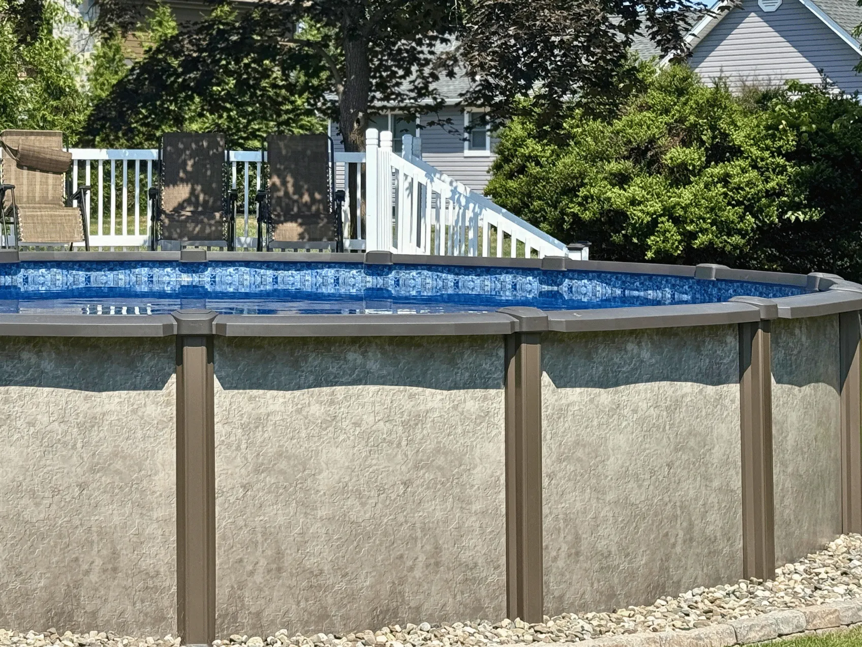 Soho round J-Hook pool liner in a Saltwater LX round pool 