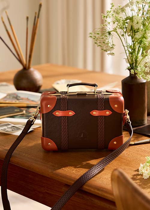 GT_Cotswolds-Collection_Mayfair-Case_Brown-Orange