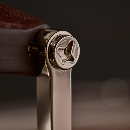 -GT_Noble-Brown_Branded-Screws_Detail