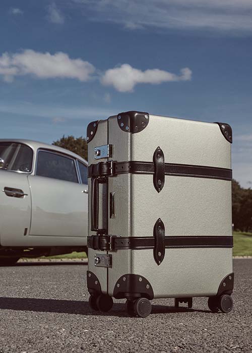 Globe-Trotter_007-Goldfinger_20co_Lifestyle