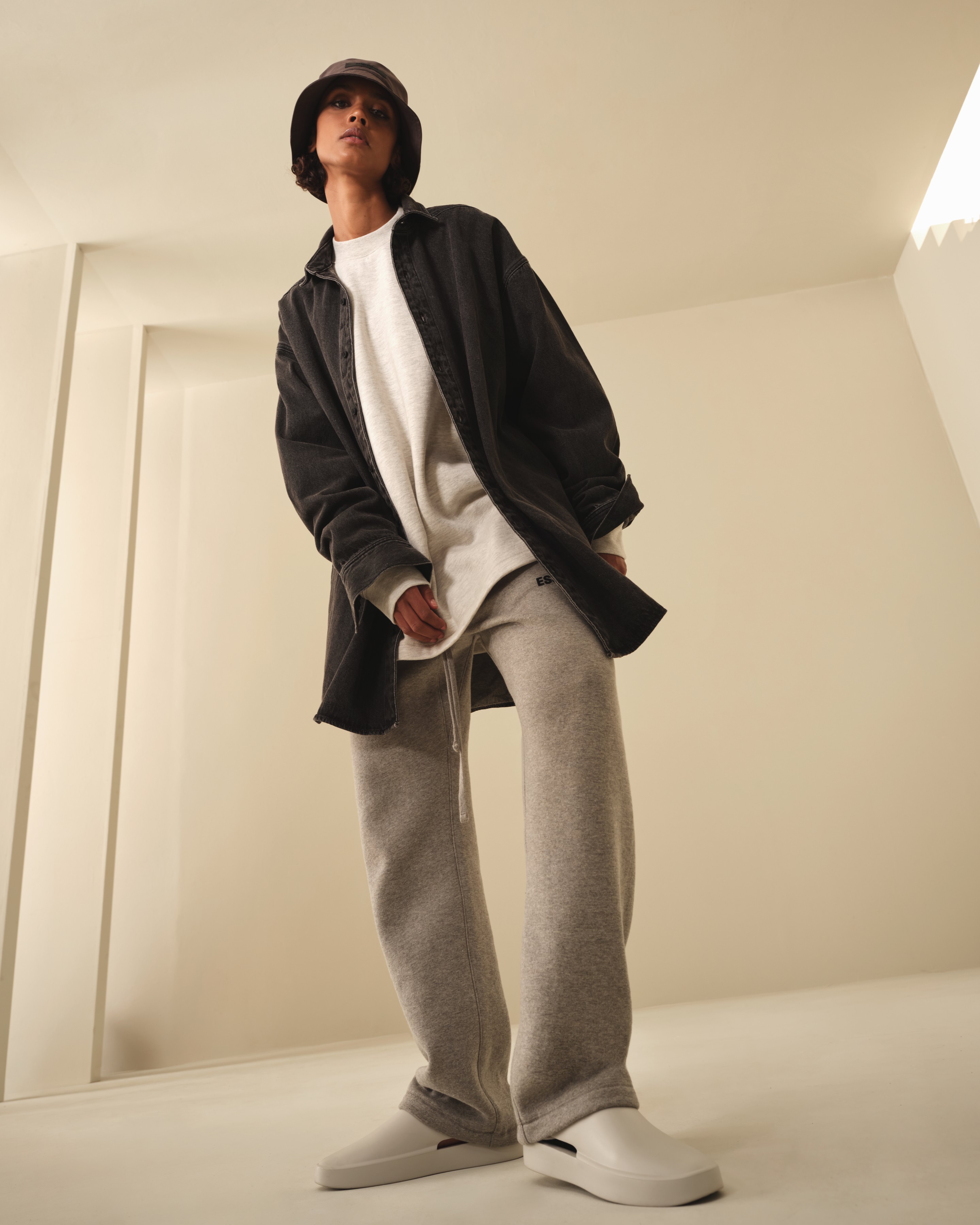 正規店】 FEAR OF GOD - Fear of God Essentials Spring2022ショート