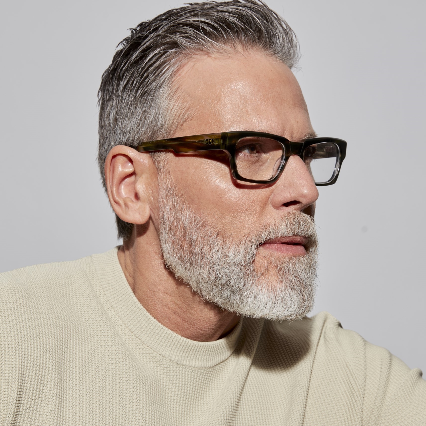 Photo of a man or woman wearing Leon Clear Blue Reading Glasses by French Kiwis