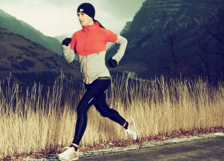 Immune Support from U Perform - Lady running in winter conditions