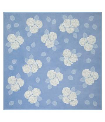 Hydrangeas Bluebell Family-Size Blanket