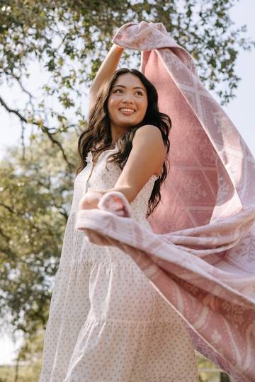 Willa Floral Lightweight Blanket