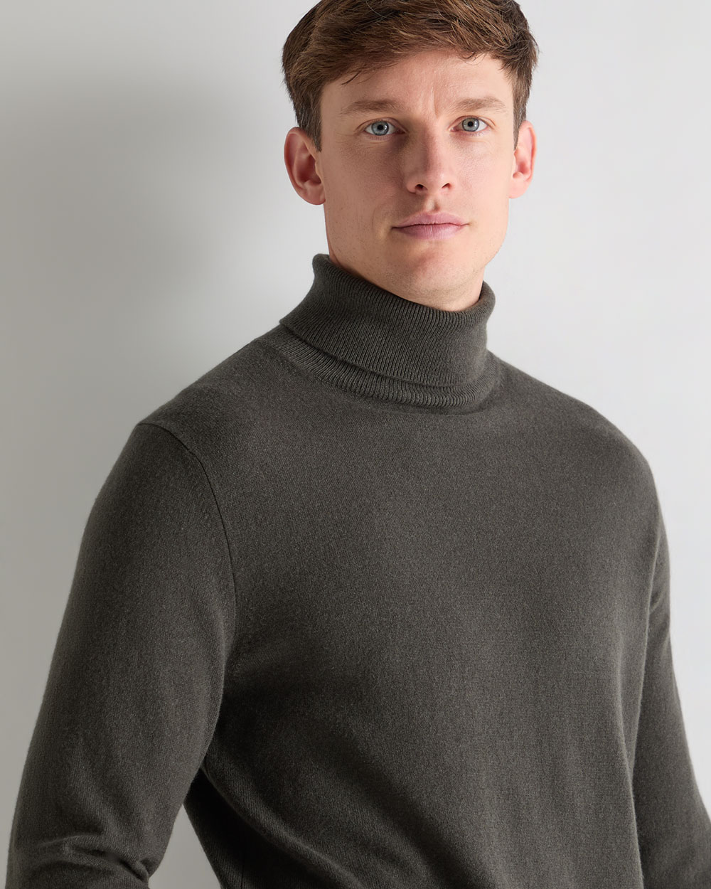 Men's Trafalgar Turtle Neck Cashmere Sweater Arabica Khaki Green