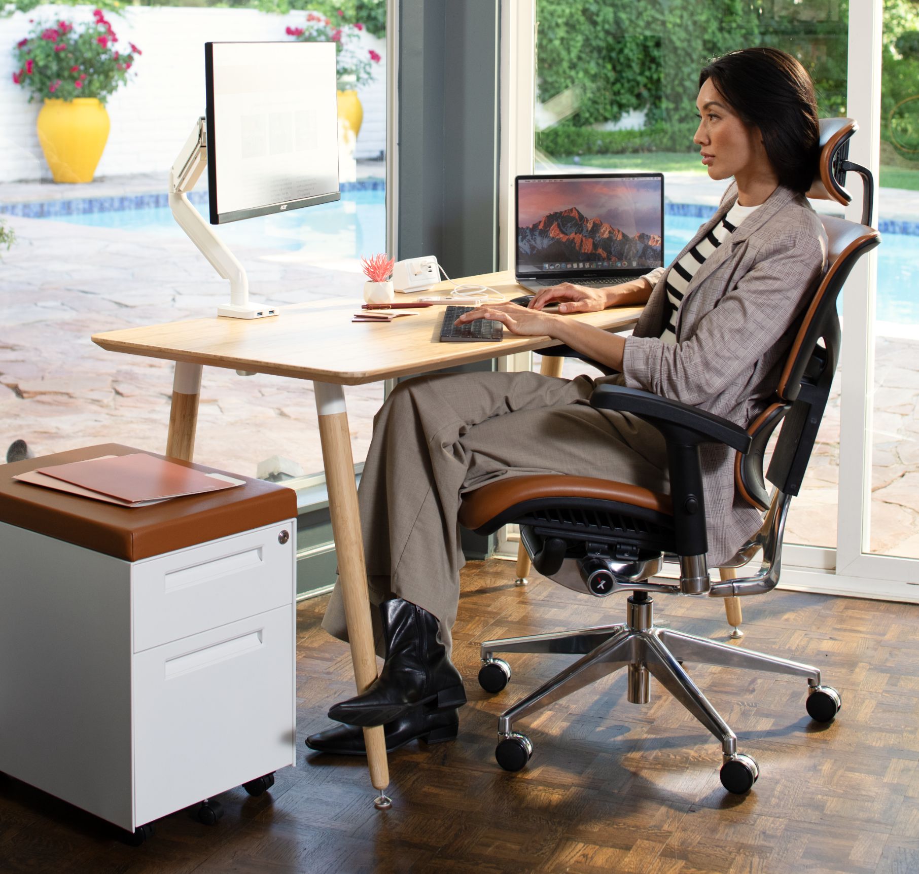 Studio Desk with Angled Legs | X-Chair Official Site