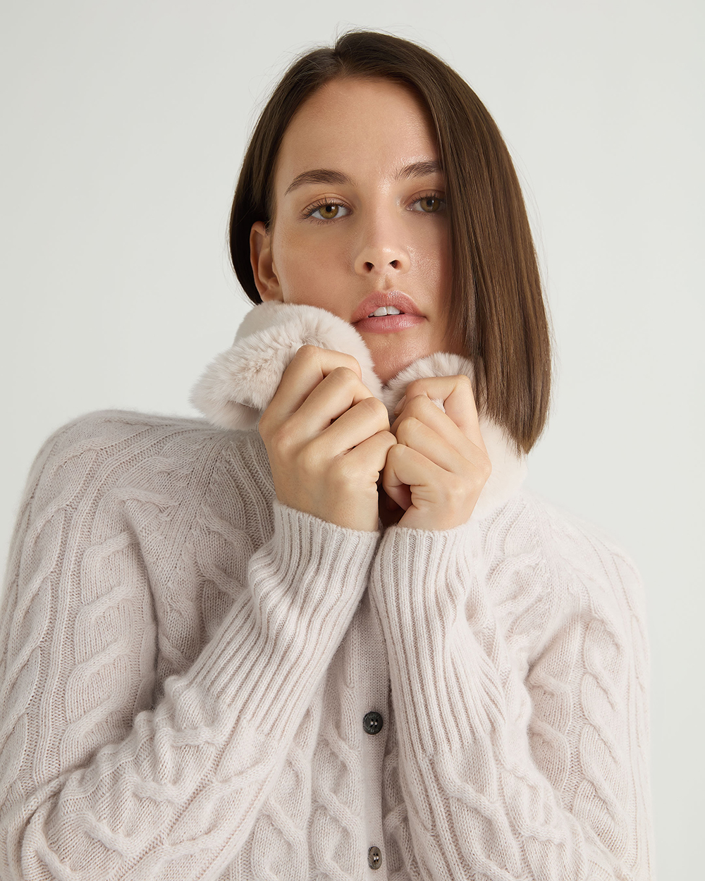Cashmere sweater with fur collar sale