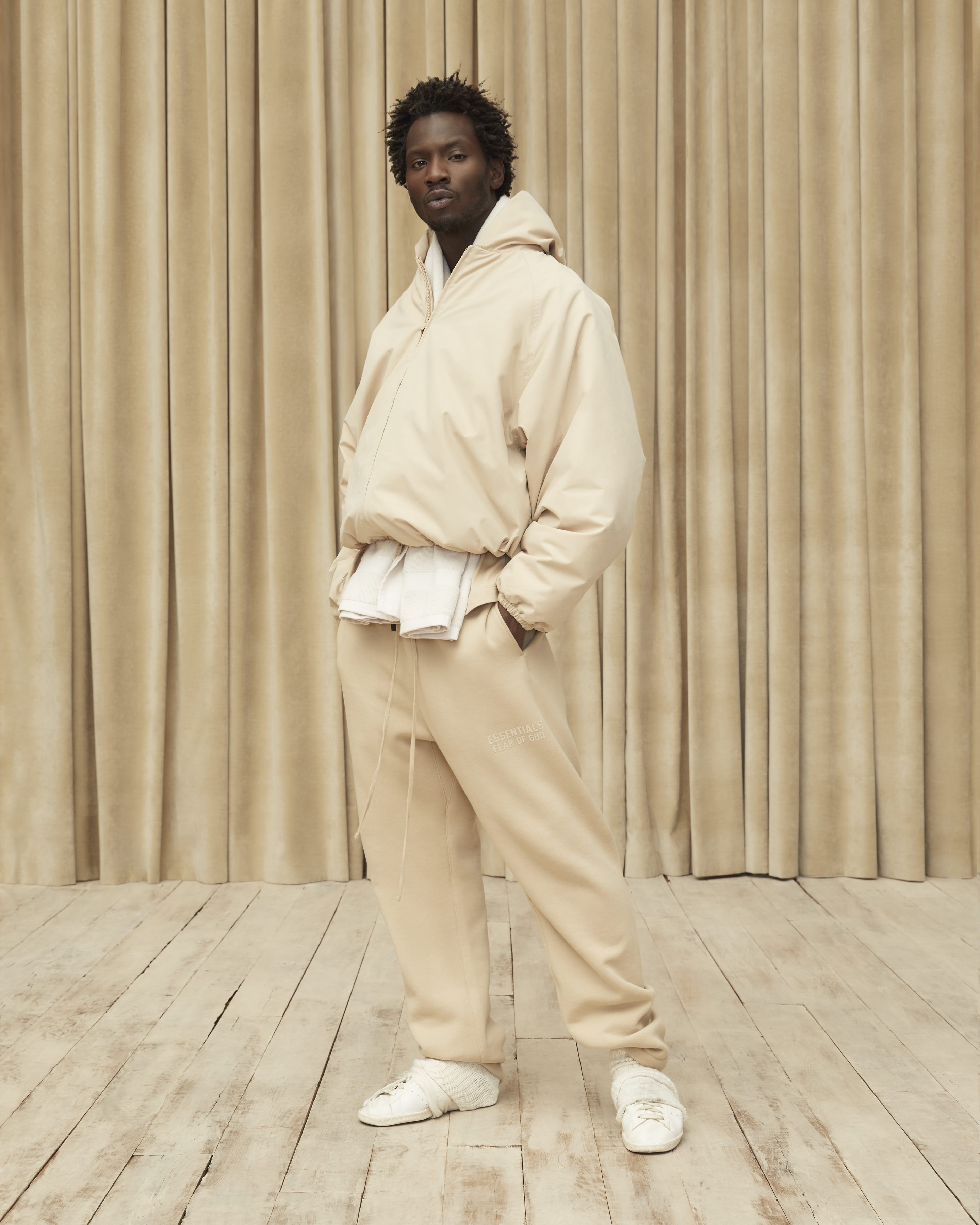 発売開始Fear of God Essentials Spring2022ショートパンツ ショートパンツ