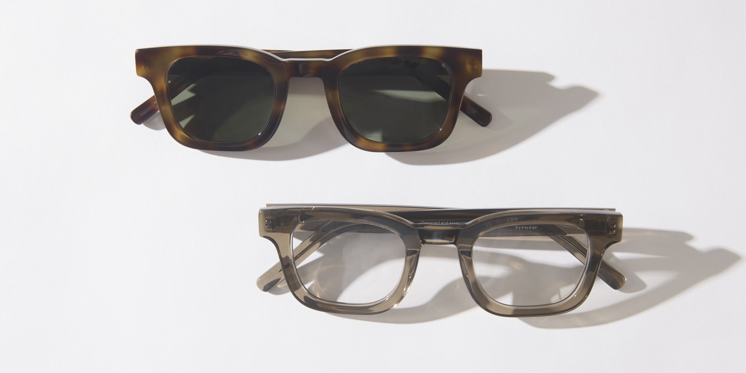 Photo Details of Émile Blue Light Clear Taupe Blue Light Glasses in a room