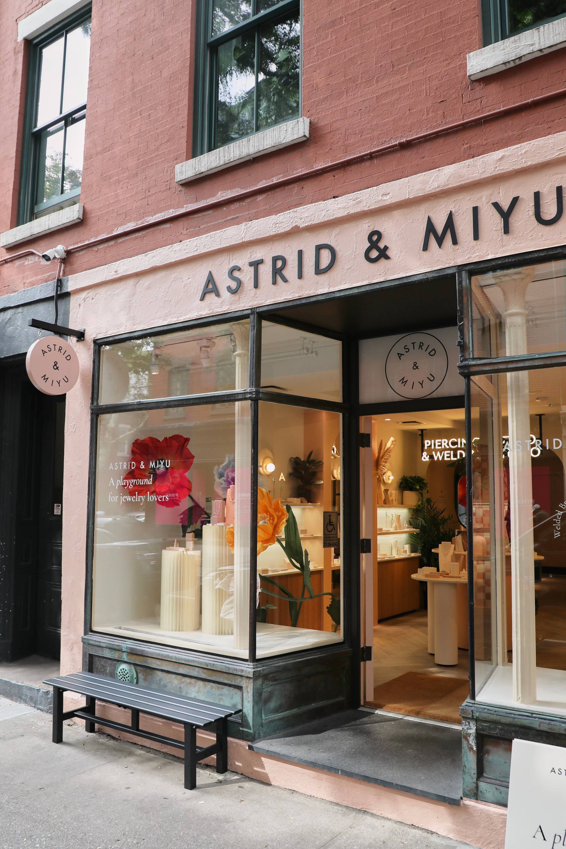 New York West Village Boutique Astrid & Miyu Stores