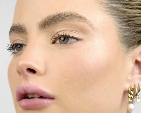 {"en"=>"For Glossy Laminated Brows"}