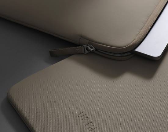 Naos Laptop Sleeve 15/16''