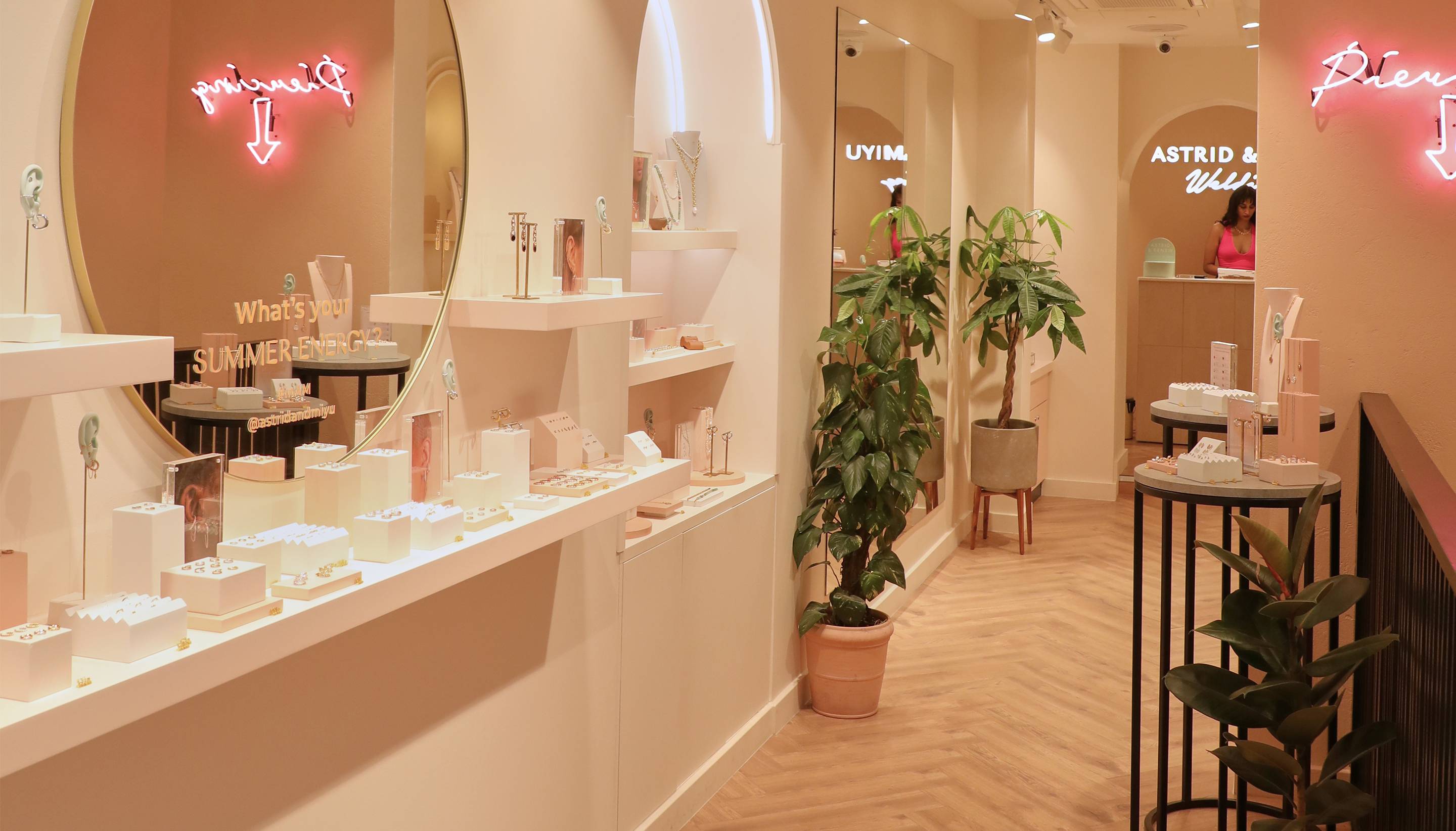 Kingston Boutique Astrid & Miyu Stores