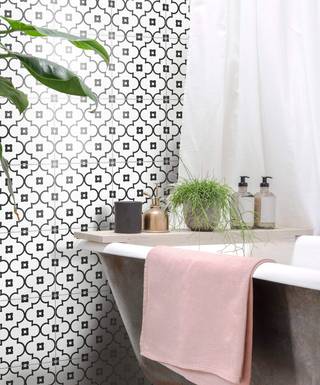cement | moroccan 2 petite arabesque | white + black 