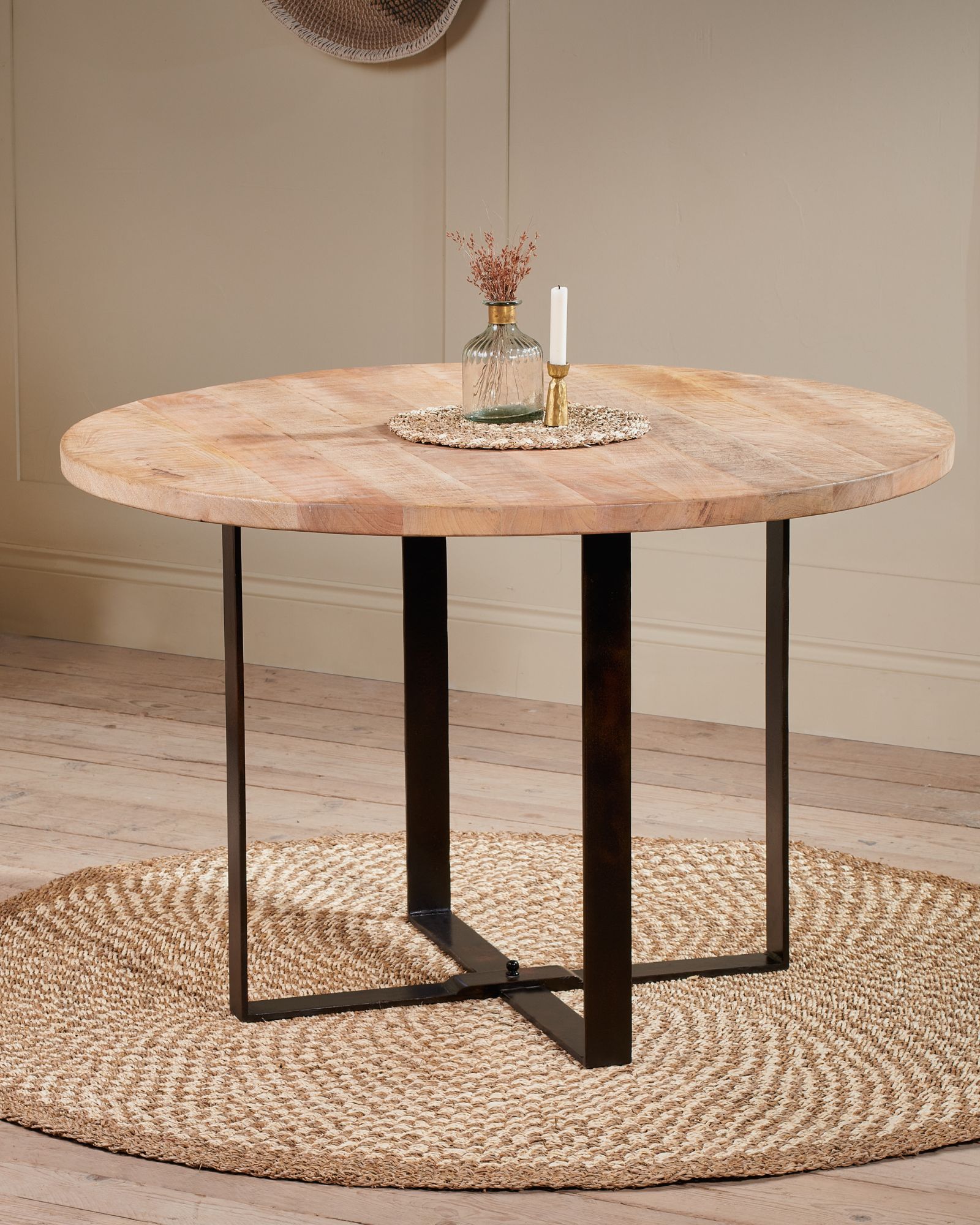 Fia Round Dining Table - Desktop.jpg