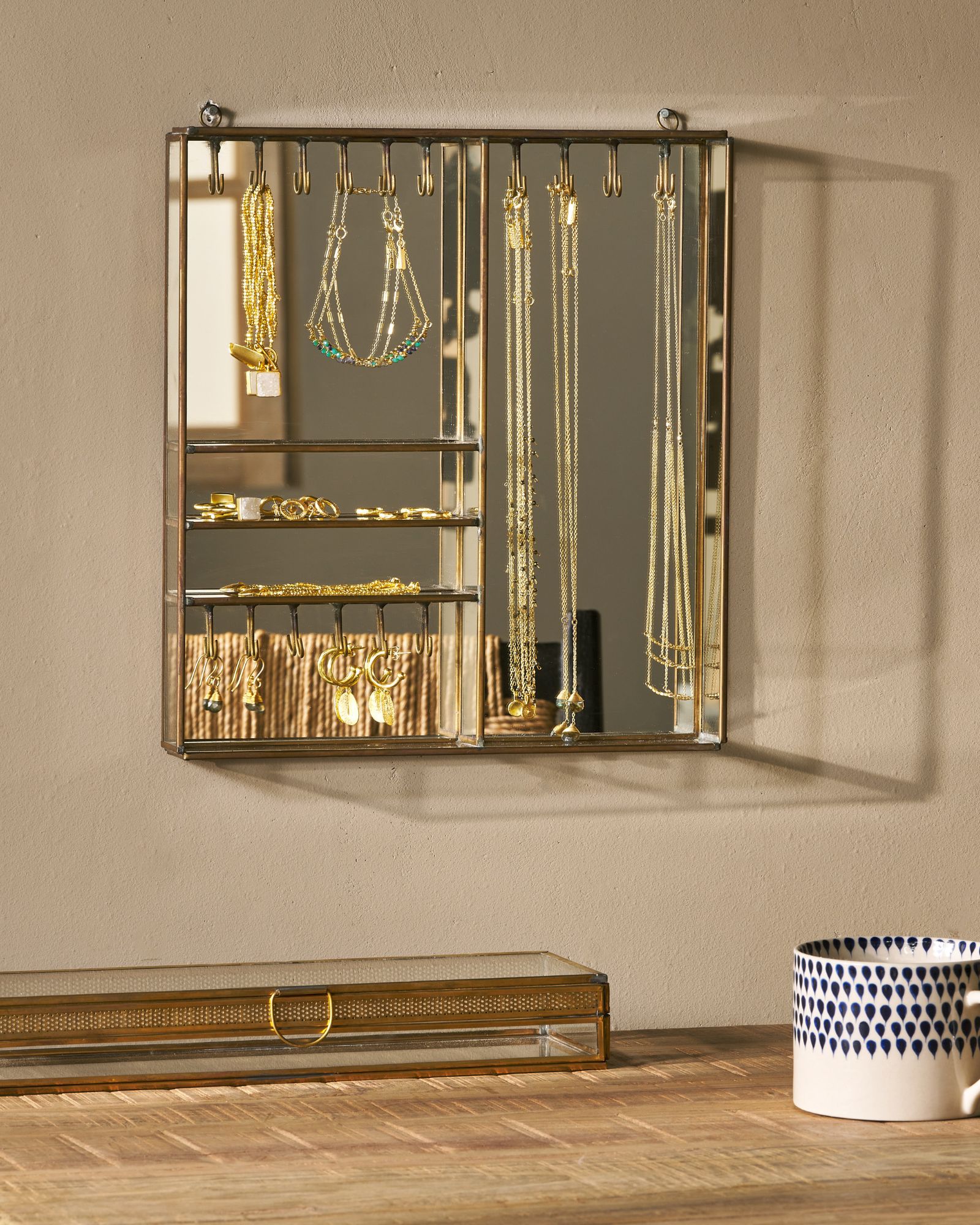 Bequai jewellery box - Desktop.jpg