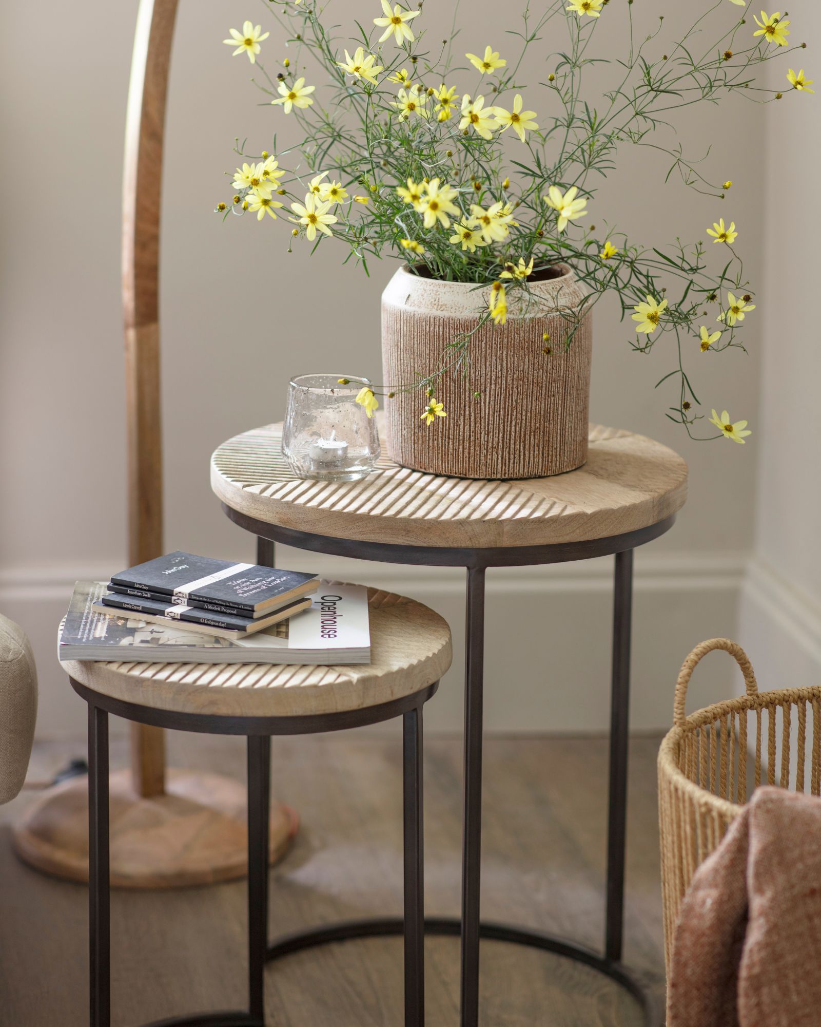 Spring living room 11 - Desktop.jpg