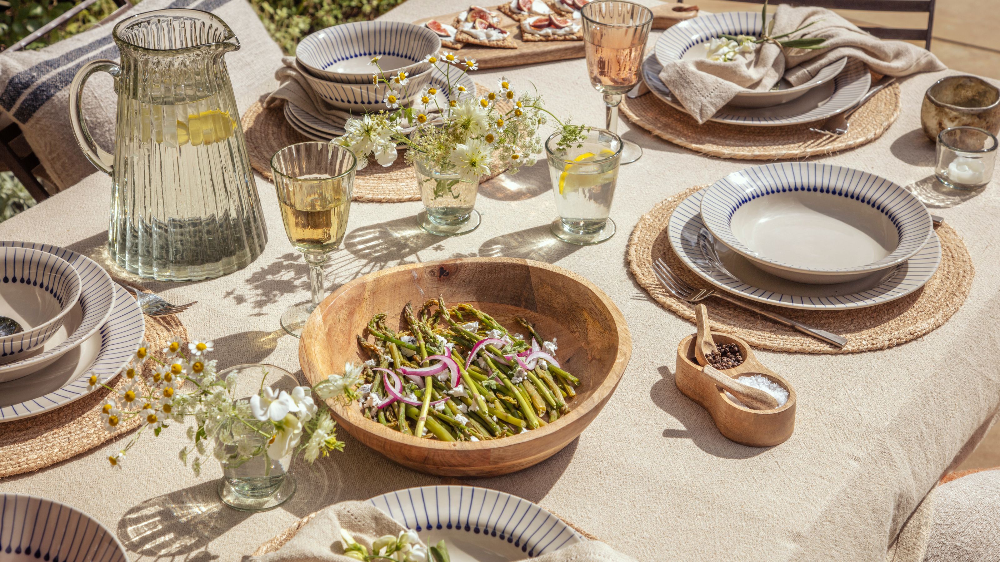 Alfresco dining 4 - Desktop.jpg