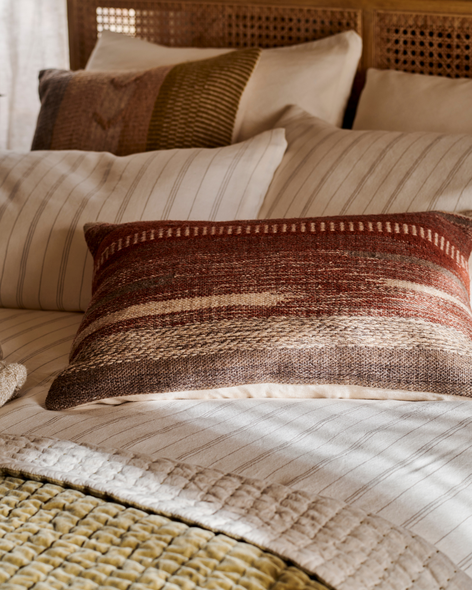 Saharsa Bedroom 3 - Desktop.png